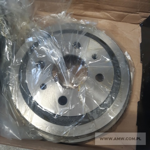 Części samochodowe - pakiet zawierający 38 poz. asort. (wg oddzielnego wykazu), w tym m.in.: filtry, szczęki hamulcowe, klocki hamulcowe itp. 